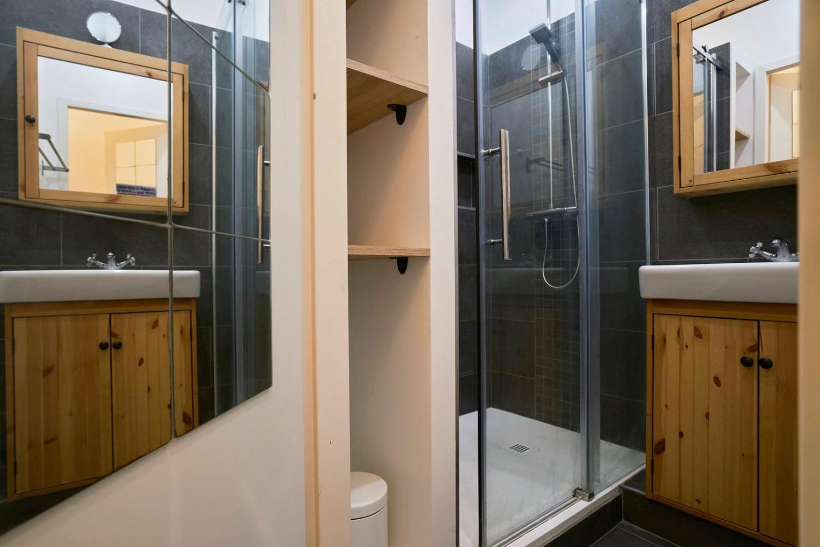 1 Bedroom Apartment Near Metro, Shops & Schools Lille Eksteriør billede